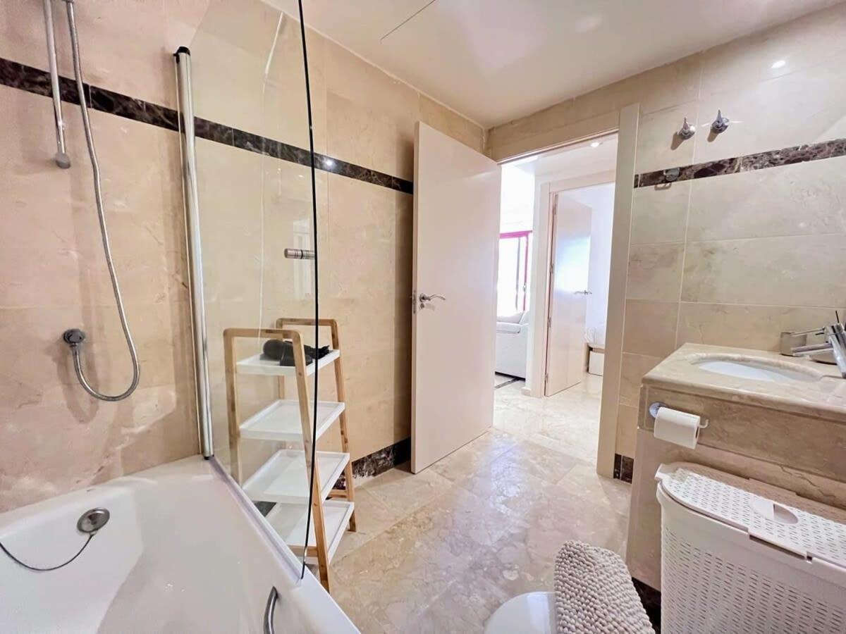 Modern 2 Bedroom Beachside Apartment Nr72 로스알카자레스 외부 사진
